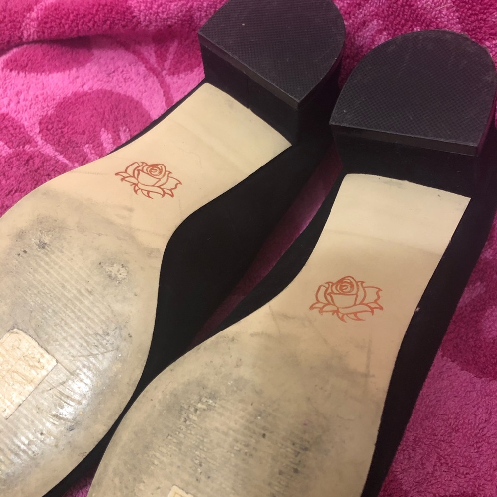 Shoes - Picture 2 of 7